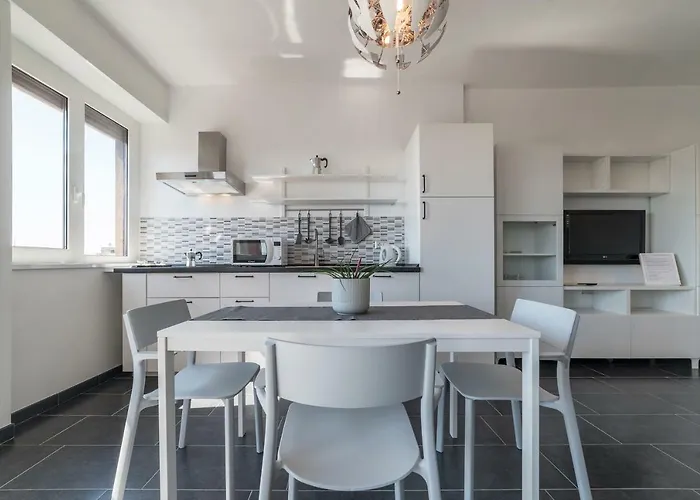 Nomentana White Apartments